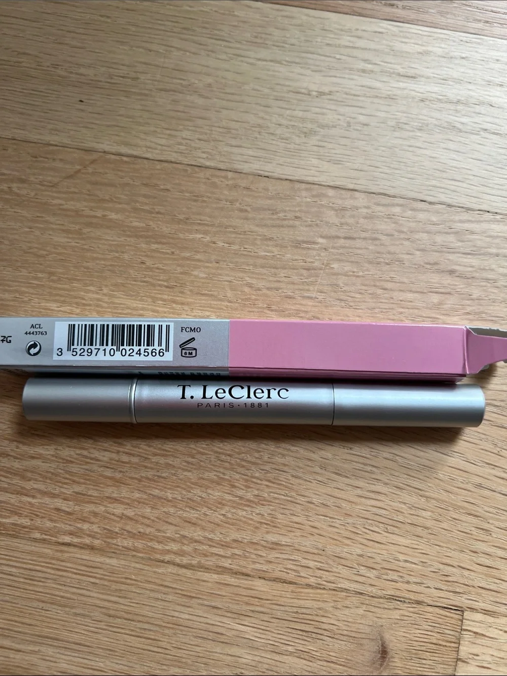 Correcting Fluid Concealer - Pink (02 Moyen)